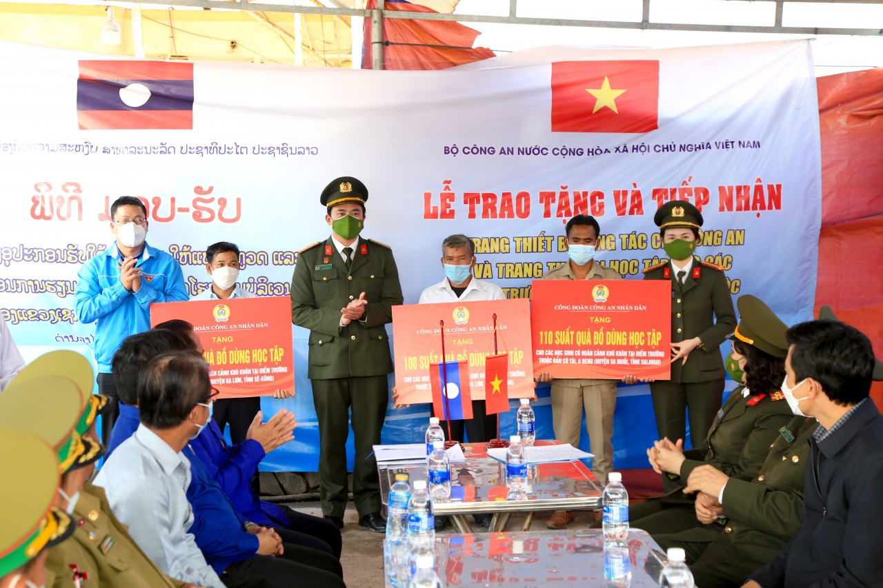 Tổ chức chương trình “Tháng 3 biên giới” tại Thừa Thiên Huế Tổ chức chương trình “Tháng 3 biên giới” tại Thừa Thiên Huế
