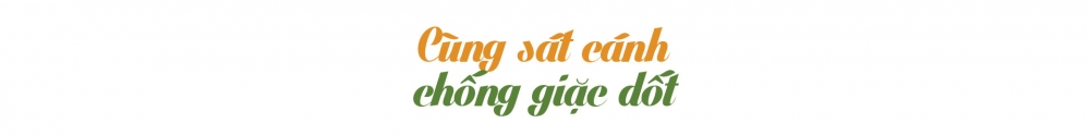Những “ông Bụt” vai áo xanh Những “ông Bụt” vai áo xanh