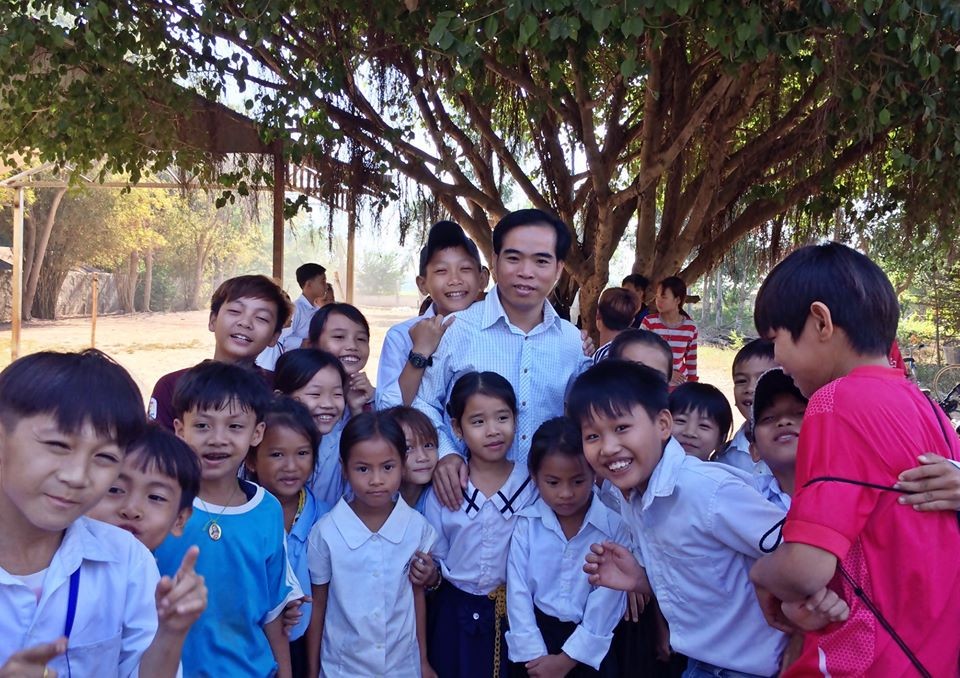 Người thầy gieo mầm chữ Việt trên đất bạn Người thầy gieo mầm chữ Việt trên đất bạn