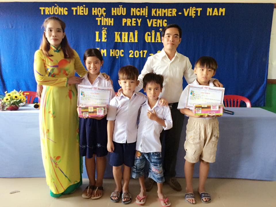 Người thầy gieo mầm chữ Việt trên đất bạn Người thầy gieo mầm chữ Việt trên đất bạn