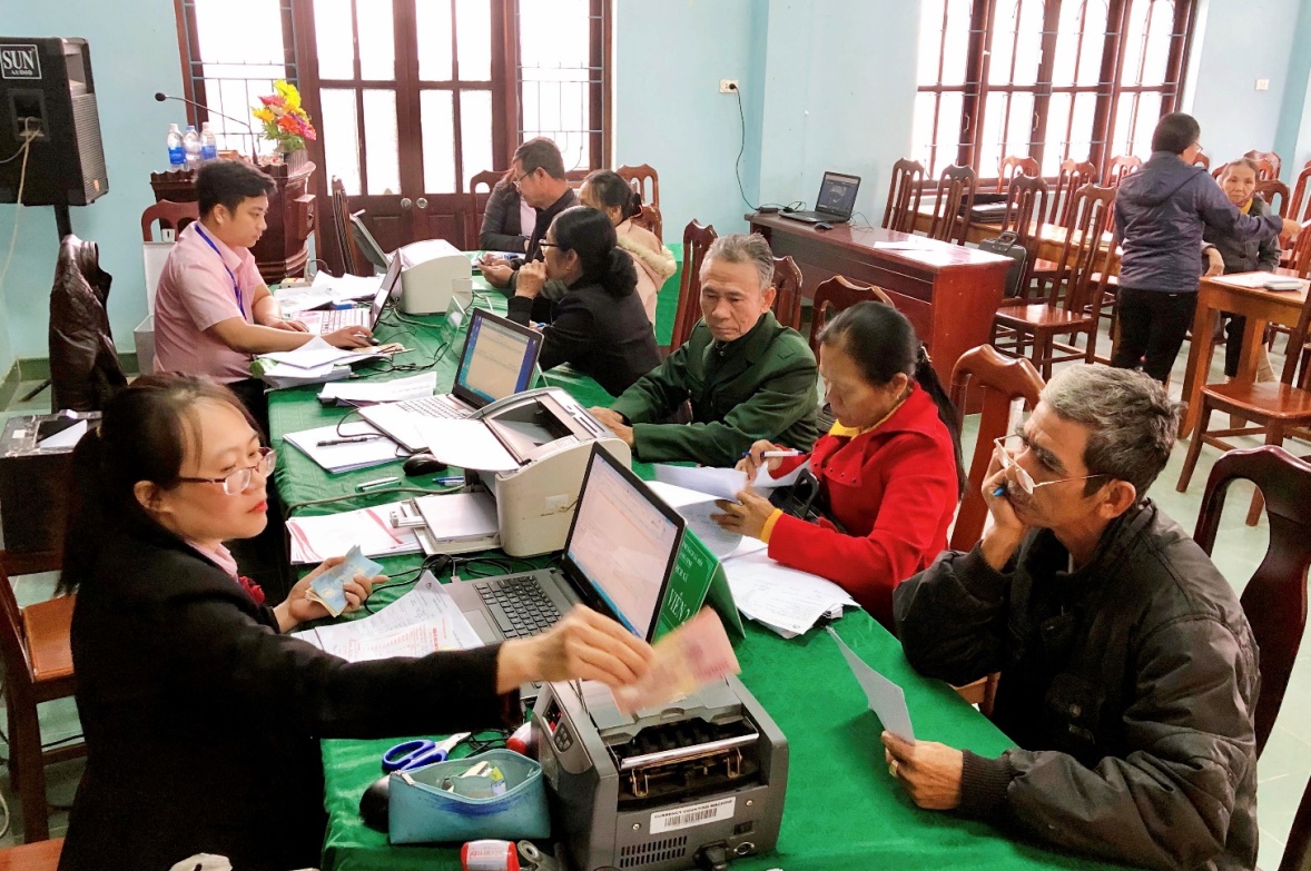Chính sách giảm nghèo tạo điều kiện tiếp cận đầy đủ các dịch vụ xã hội cơ bản Chú thích ảnh