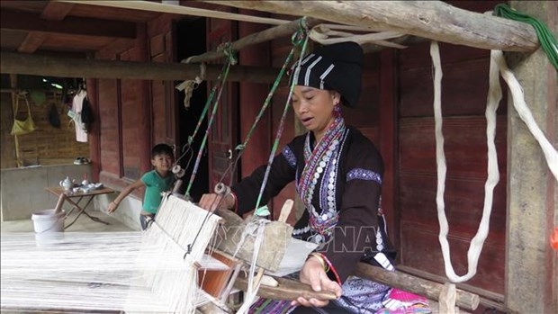 Báo ảnh dân tộc và miền núi