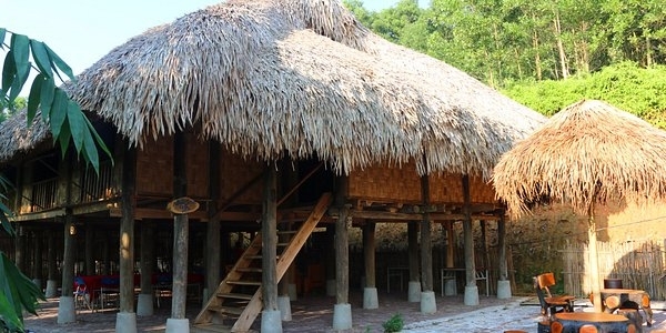 10 ສະຖານ​ທີ່​ທ່ອງ​ທ່ຽວ​ທີ່​ມີ​ຊື່​ສຽງ​ຂອງ 