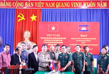 ພົບປະແລກປ່ຽນມິດຕະພາບລະຫວ່າງສະມາຄົມນັກຮົບເກົ່າແຂວງບິ່ງເຟືອກ ແລະ Kratie (ກໍາປູເຈຍ)