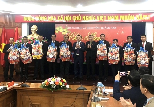 ການນໍາແຂວງເຊກອງ ອວຍພອນປີໃໝ່ປະຈຳຊາດ ຫວຽດນາມ ແຂວງກວາງນາມ