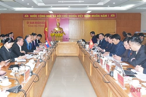ສະພາແຫ່ງຊາດລາວ ແລະແຂວງຮ່າຕິ້ງ (ຫວຽດນາມ) ແລກປ່ຽນບົດຮຽນໃນການສ້າງ ແລະ ປະຕິບັດນະໂຍບາຍ