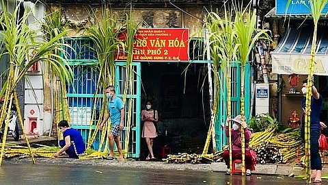 ຕະຫຼາດ​ອ້ອຍເຫຼືອງ “ຂວັນ” ​ຟ້າແຖນ ທີ່​ເປັນ​ເອກະລັກ​ສະ​ເພາະ​ຢູ່​ ​ໄຊ​ງ່ອນ, ເປີດ​​ປີ​ລະ​ເທື່ອ 1