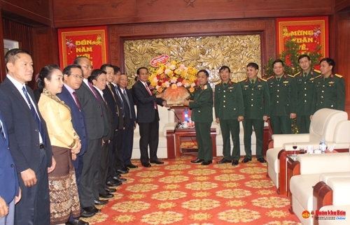 ຄະນະພະນັກງານແຂວງຄໍາມ່ວນ, ລາວ ອວຍພອນປີໃໝ່ທະຫານເຂດ 4