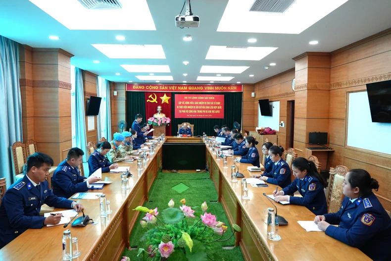 ພົບປະ, ລະດົມກໍາລັງໃຈນາຍຕໍາຫຼວດທະເລຫວຽດນາມ ເຂົ້າຮ່ວມກຳລັງຮັກສາສັນຕິພາບຂອງສະຫະປະຊາຊາດ ພົບປະ, ລະດົມກໍາລັງໃຈນາຍຕໍາຫຼວດທະເລຫວຽດນາມ ເຂົ້າຮ່ວມກຳລັງຮັກສາສັນຕິພາບຂອງສະຫະປະຊາຊາດ