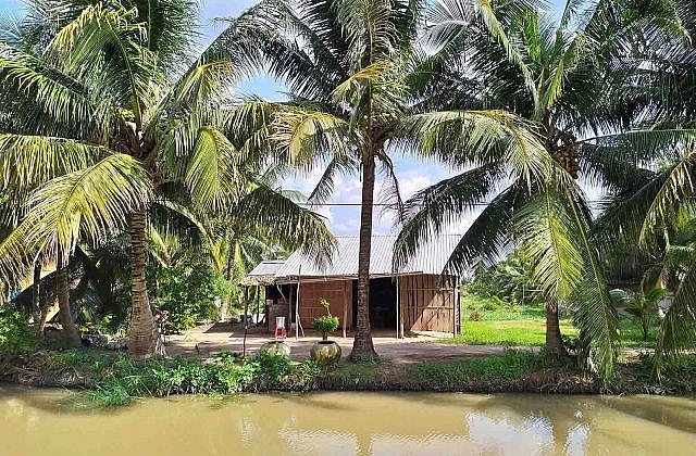 ເບັ໊ນແຈ ສວຍງາມ ແລະສະຫງົບງຽບໂດຍຜ່ານມຸມຮູບພາບຂອງ ບ່າວ “ດິນແດນຫມາກພ້າວ