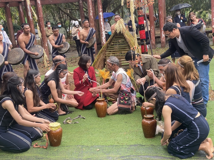 ງານບຸນເຂົ້າໃໝ່ຂອງຊາວເຜົ່າເກີຮໍ ງານບຸນເຂົ້າໃໝ່ຂອງຊາວເຜົ່າເກີຮໍ