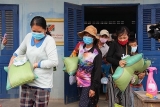 ກວດ-ປິ່ນປົວພະຍາດໃຫ້ແກ່ຊາວກໍາປູເຈຍ ເຊື້ອຊາດຫວຽດນາມ ຢູ່ ກຳປູເຈຍ