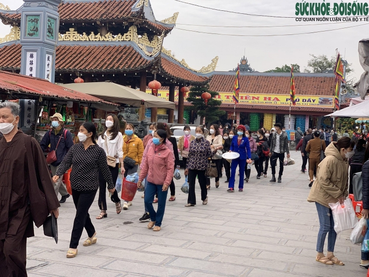 ໂລກລະບາດໄດ້ຮັບການຄວບຄຸມ, ປະຊາຊົນກະຕືລືລົ້ນໄປທ່ຽວ ວັນບຸນ ຫໍໄຢ- ນາມດິ້ງ ໂລກລະບາດໄດ້ຮັບການຄວບຄຸມ, ປະຊາຊົນກະຕືລືລົ້ນໄປທ່ຽວ ວັນບຸນ ຫໍໄຢ- ນາມດິ້ງ