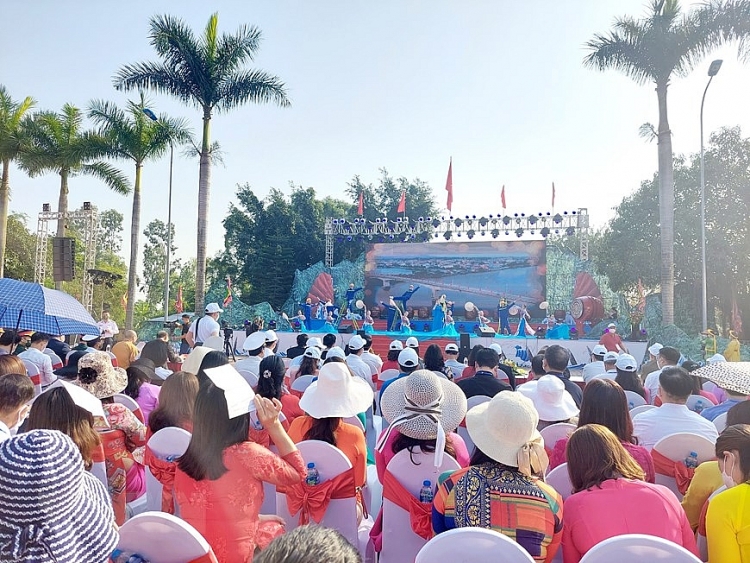 ຮູບພາບງານບຸນປະເພນີ ແບກດັ່ງ ປີ 2022 ຢູ່ ກວາງນິງ