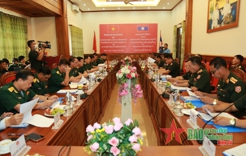 ກອງປະຊຸມຮ່ວມລະຫວ່າງທະຫານເຂດ 5 ກັບບັນດາກົມກອງຂອງປະເທດລາວ