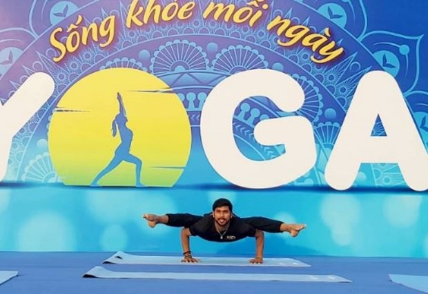 ງານບຸນ Yoga ສາກົນ - ດ່າໜັງ ສະເຫຼີມສະຫຼອງ 50 ປີແຫ່ງການພົວພັນ ຫວຽດນາມ - ອິນເດຍ ງານບຸນ Yoga ສາກົນ - ດ່າໜັງ ສະເຫຼີມສະຫຼອງ 50 ປີແຫ່ງການພົວພັນ ຫວຽດນາມ - ອິນເດຍ