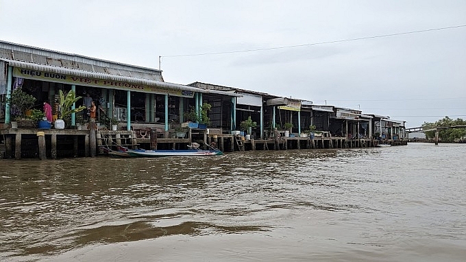 ຄົ້ນຫາແຫຼມ ກ່າເມົາ ຕາມທາງນ້ຳ