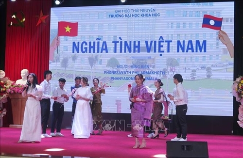 ນັກສຶກສາລາວ ເຂົ້າຮ່ວມການແຂ່ງຂັນເວົ້າພາສາຫວຽດນາມ