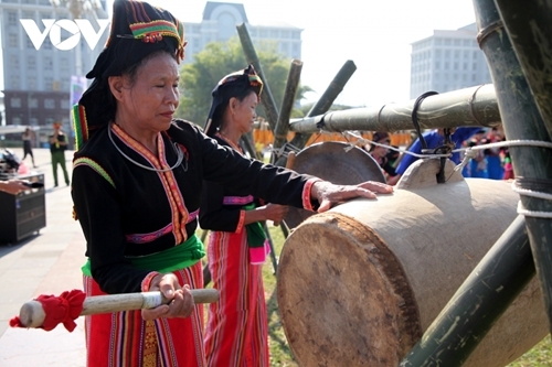 ລາຍເຈົາ ມຸ່ງໄປເຖິງຕະຫຼາດແຂກທ່ອງທ່ຽວລາວ ແລະຈີນ
