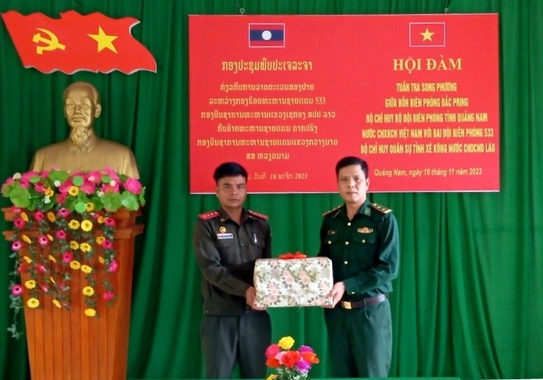 ທະຫານຊາຍແດນ ຫວຽດນາມ -ລາວ ການລາດຕະເວນສອງຝ່າຍ ທະຫານຊາຍແດນ ຫວຽດນາມ -ລາວ ການລາດຕະເວນສອງຝ່າຍ