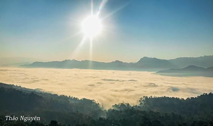 ໄປ​ດ້ຽນບຽນ​ ຊົມ​ທະເລ​ເມກ​ຂາວ​ທີ່ໄຫຼ​ລອຍ​ຢູ່​ລະຫວ່າງ​ສະຫວັນ ​ແລະ​ແຜ່ນດິນ​
