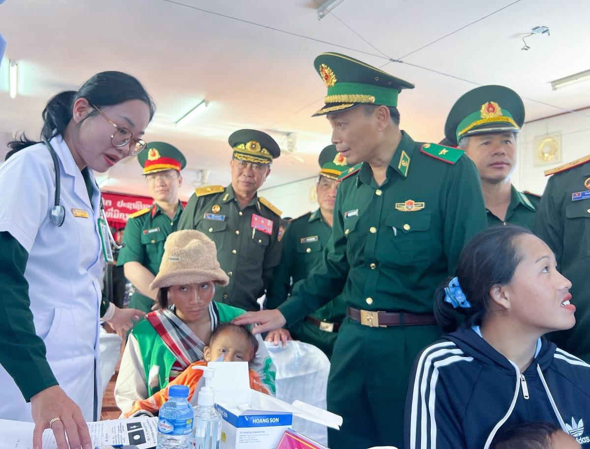 ບັນດາການເຄື່ອນໄຫວໃນລາຍການພົບປະແລກປ່ຽນມິດຕະພາບປ້ອງກັນຊາດເຂດຊາຍແດນ ຫວຽດນາມ - ລາວ - ກຳປູເຈຍ ຄັ້ງທີ 1 ບັນດາການເຄື່ອນໄຫວໃນລາຍການພົບປະແລກປ່ຽນມິດຕະພາບປ້ອງກັນຊາດເຂດຊາຍແດນ ຫວຽດນາມ - ລາວ - ກຳປູເຈຍ ຄັ້ງທີ 1