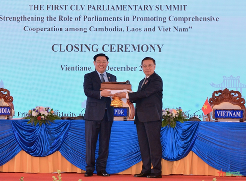 ປະທານສະພາແຫ່ງຊາດຫວຽດນາມ ຮັບໜ້າທີ່ທີ່ສຳຄັນເປັນເຈົ້າພາບຈັດກອງປະຊຸມສຸດຍອດສະພາແຫ່ງຊາດສາມປະເທດ CLV ຄັ້ງທີ 2