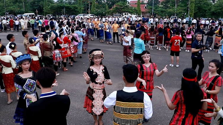 ຟ້ອນລໍາວົງລາວ ໄດ້ຮັບການຮັບຮອງເປັນມໍລະດົກໂລກ ຟ້ອນລໍາວົງລາວ ໄດ້ຮັບການຮັບຮອງເປັນມໍລະດົກໂລກ