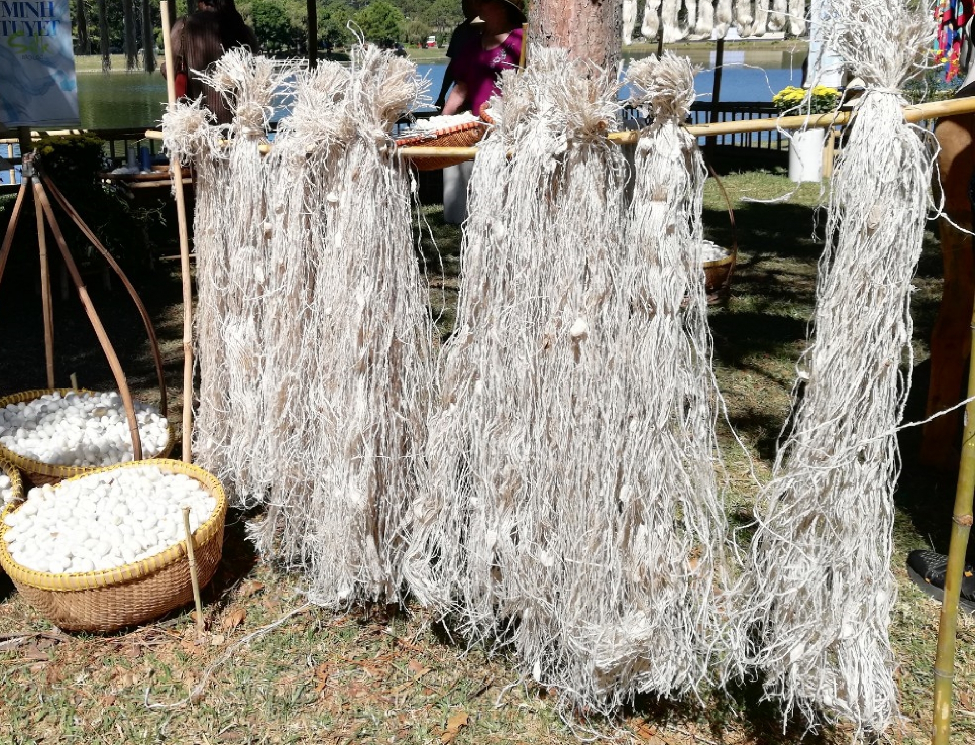 Công phu nghề dệt đũi ở làng Mẹo (Thái Bình) cong phu nghe det dui o lang meo thai binh