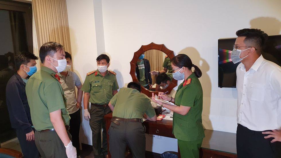 Đà Nẵng phát hiện 3 xe chở người Trung Quốc nhập cảnh trái phép Đà Nẵng phát hiện 3 xe chở người Trung Quốc nhập cảnh trái phép