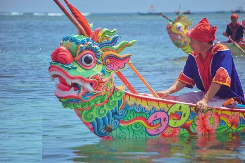 Lý Sơn rộn ràng chuẩn bị Lễ hội đua thuyền tứ linh đầu xuân Tân Sửu Lý Sơn rộn ràng chuẩn bị Lễ hội đua thuyền tứ linh đầu xuân Tân Sửu