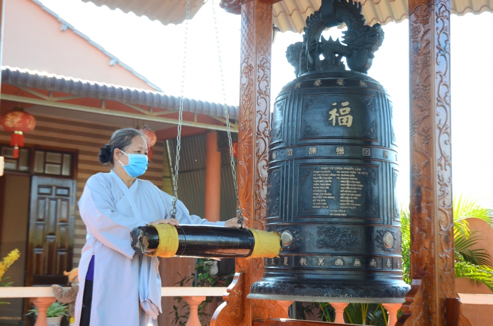 Đầu xuân ở chùa làng Đầu xuân ở chùa làng