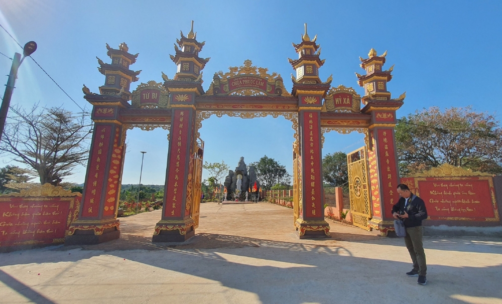Đầu xuân ở chùa làng Đầu xuân ở chùa làng