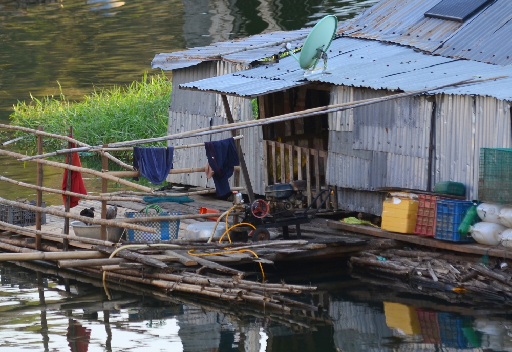 Cuộc sống êm đềm bên hồ Nam Ka Cuộc sống êm đềm bên hồ Nam Ka