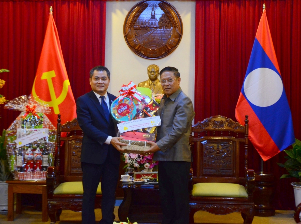 DAFO thăm và chúc Tết Bunpimay Lãnh sự quán Lào tại Đà Nẵng DAFO thăm và chúc Tết Bunpimay Lãnh sự quán Lào tại Đà Nẵng