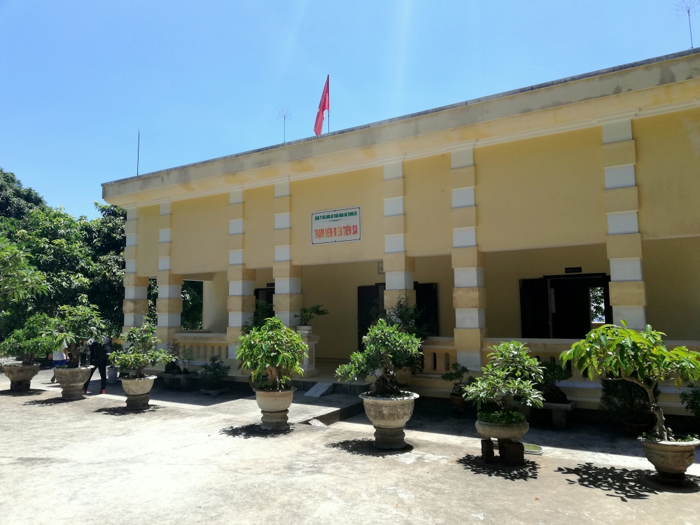 Ra mép biển checkin ngọn hải đăng cổ ở Đà Nẵng Ra mép biển checkin ngọn hải đăng cổ ở Đà Nẵng