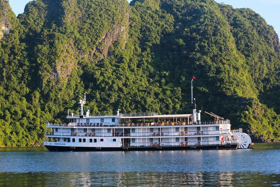 Lọt top 5 điểm đến hấp dẫn nhất Châu Á: Vịnh Hạ Long có những gì? lot top 5 diem den hap dan nhat chau a vinh ha long co nhung gi