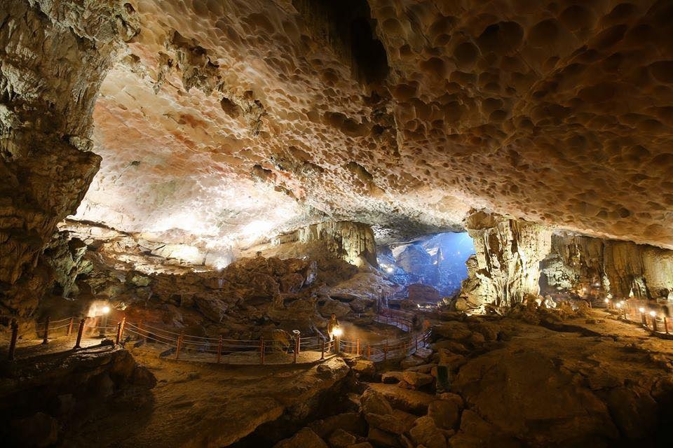 Lọt top 5 điểm đến hấp dẫn nhất Châu Á: Vịnh Hạ Long có những gì? lot top 5 diem den hap dan nhat chau a vinh ha long co nhung gi