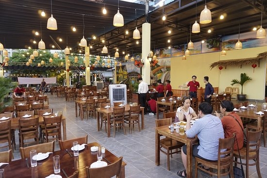 Đà Nẵng cho phép tắm biển, các nhà hàng và cơ sở kinh doanh hoạt động trở lại Đà Nẵng cho phép tắm biển, các nhà hàng và cơ sở kinh doanh hoạt động trở lại