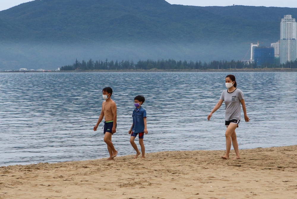 Đà Nẵng “mở” biển, cả thành phố nhộn nhịp trở lại Đà Nẵng “mở” biển, cả thành phố nhộn nhịp trở lại