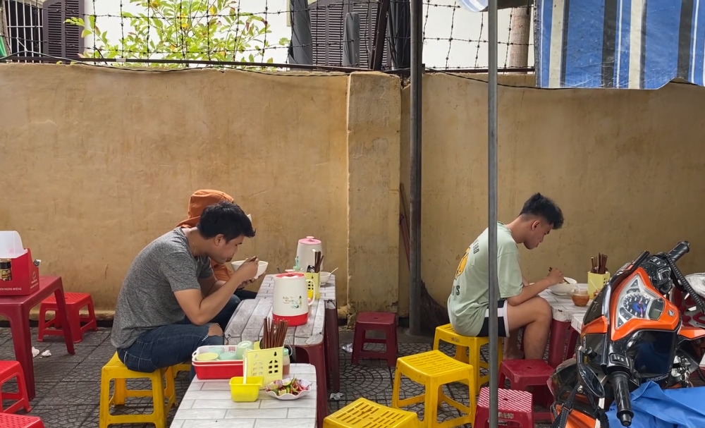 Đà Nẵng “mở” biển, cả thành phố nhộn nhịp trở lại Đà Nẵng “mở” biển, cả thành phố nhộn nhịp trở lại