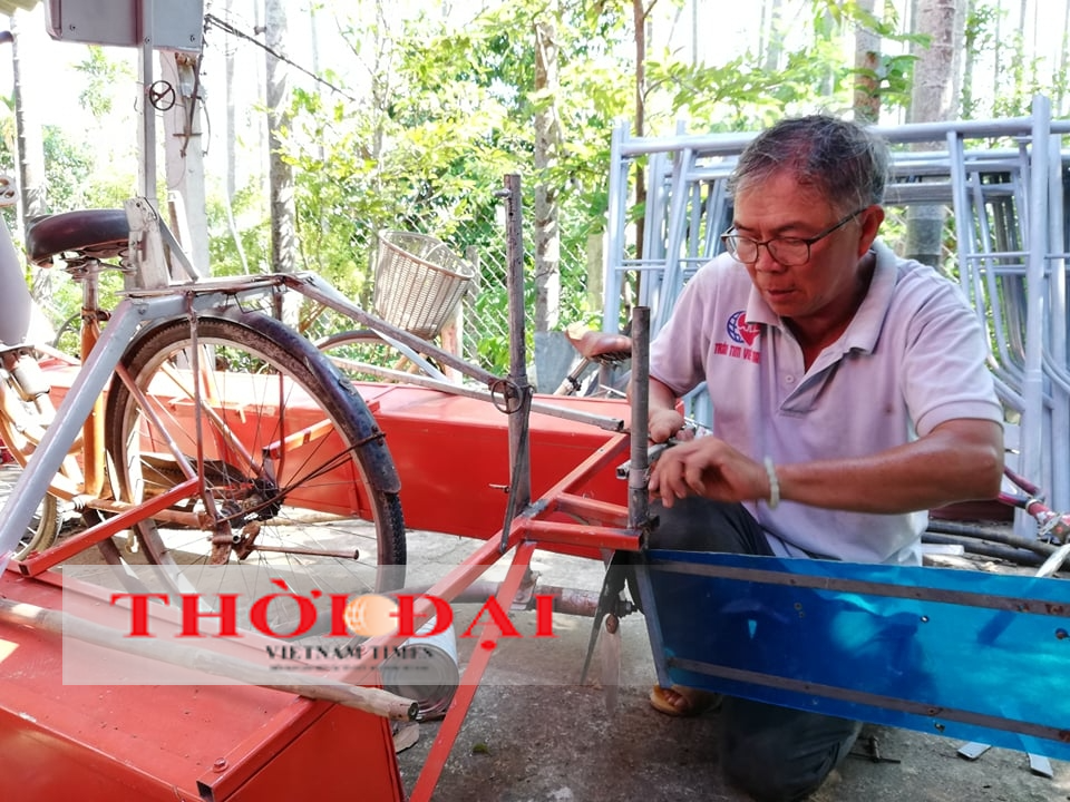Lão nông phố cổ với niềm đam mê chế tạo máy phục vụ bà con Lão nông phố cổ với niềm đam mê chế tạo máy phục vụ bà con