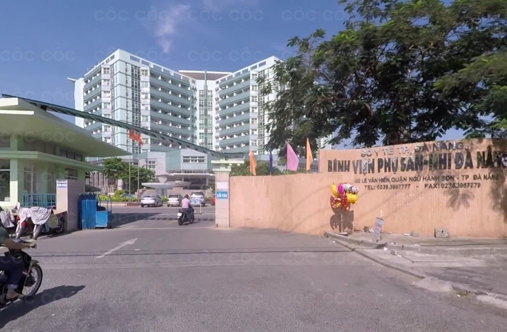 Tìm thân nhân bé trai 7 ngày tuổi bị bỏ rơi ven đường tại Đà Nẵng Tìm thân nhân bé trai 7 ngày tuổi bị bỏ rơi ven đường tại Đà Nẵng