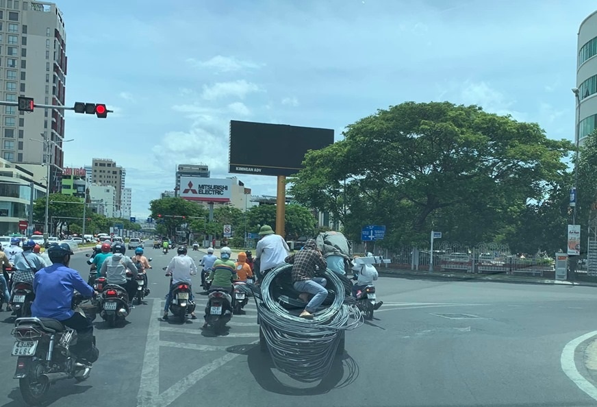 Đà Nẵng: Nhan nhản xe kéo tự chế tiềm ẩn nguy cơ tai nạn giao thông da nang nhan nhan xe keo tu che tiem an nguy co tai nan giao thong