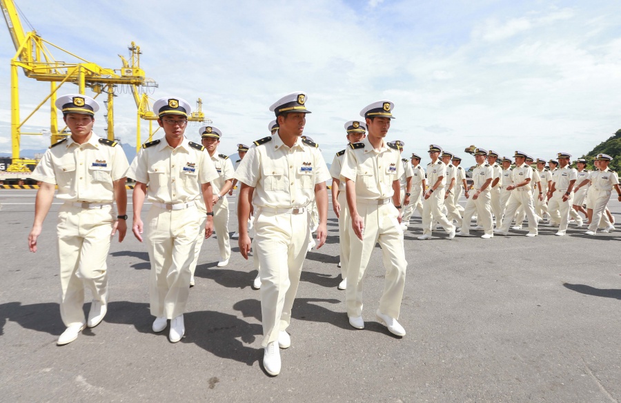 trong tau khung 3000 tan cua luc luong nhat ban vua ghe tham da nang co gi