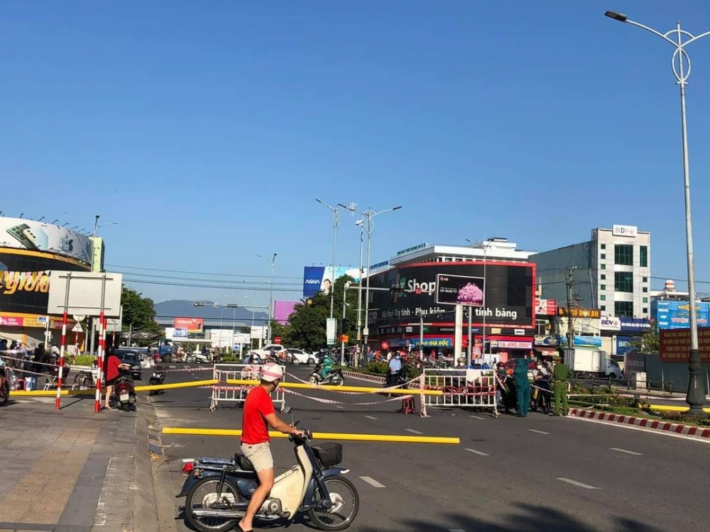 Cảnh giãn cách xã hội theo chỉ thị 16 tại 4 phường ở Đà Nẵng Cảnh giãn cách xã hội theo chỉ thị 16 tại 4 phường ở Đà Nẵng