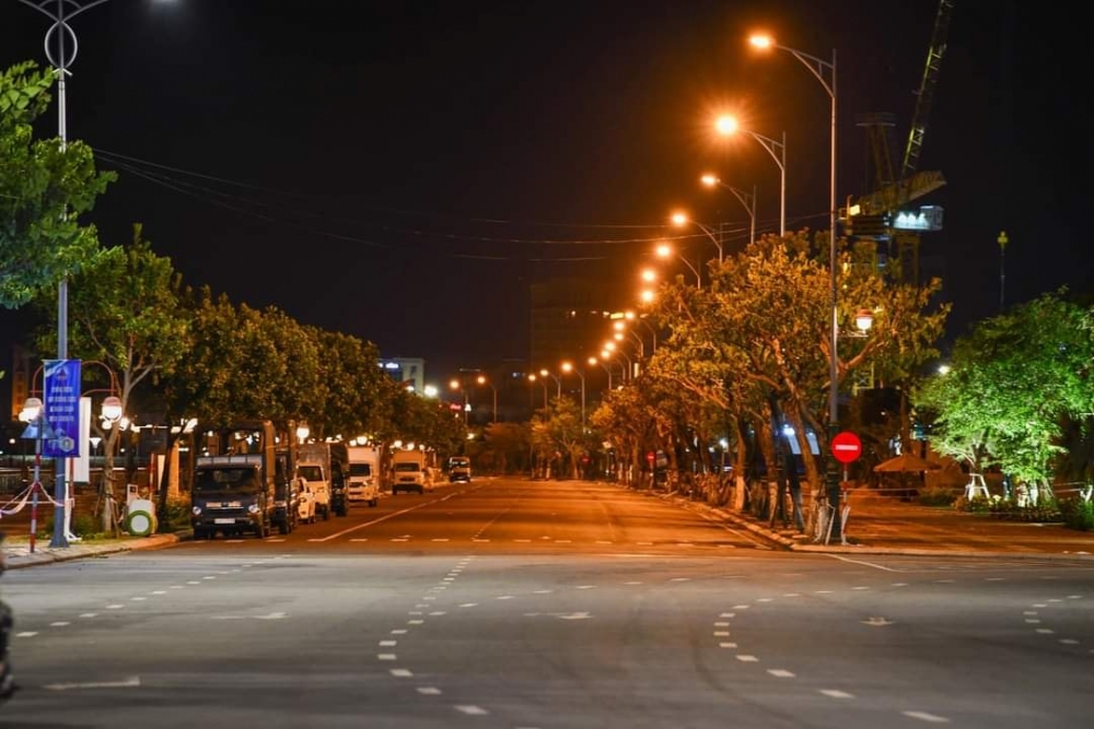Đà Nẵng vắng lặng ngày giãn cách