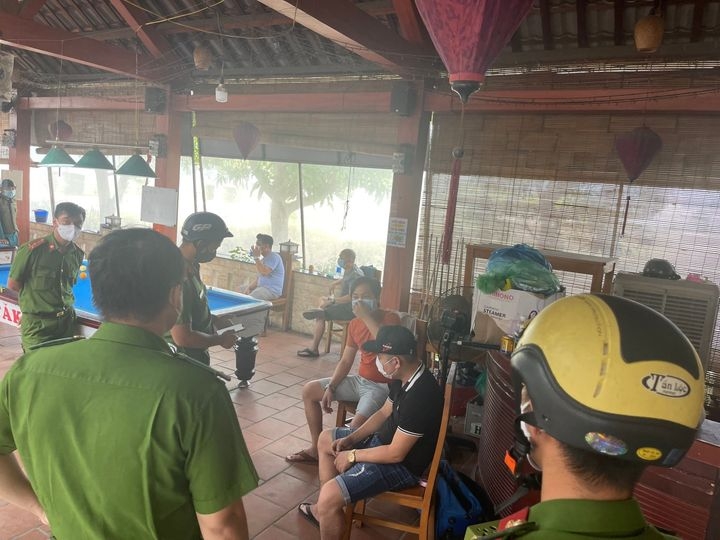Đà Nẵng sẽ không máy móc trong việc kiểm tra, xử lý vi phạm chống dịch Đà Nẵng sẽ không máy móc trong việc kiểm tra, xử lý vi phạm chống dịch