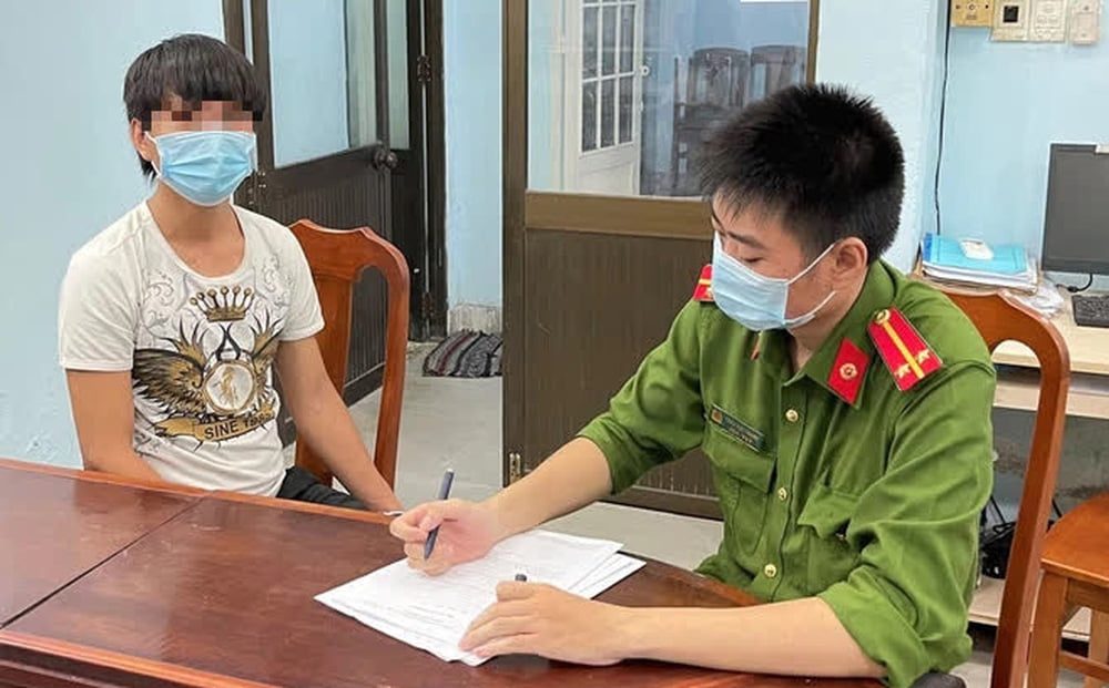 Thanh niên “dụ” thiếu nữ 15 tuổi vào Đà Nẵng làm chuyện người lớn rồi quay clip Thanh niên “dụ” thiếu nữ 15 tuổi vào Đà Nẵng làm chuyện người lớn rồi quay clip
