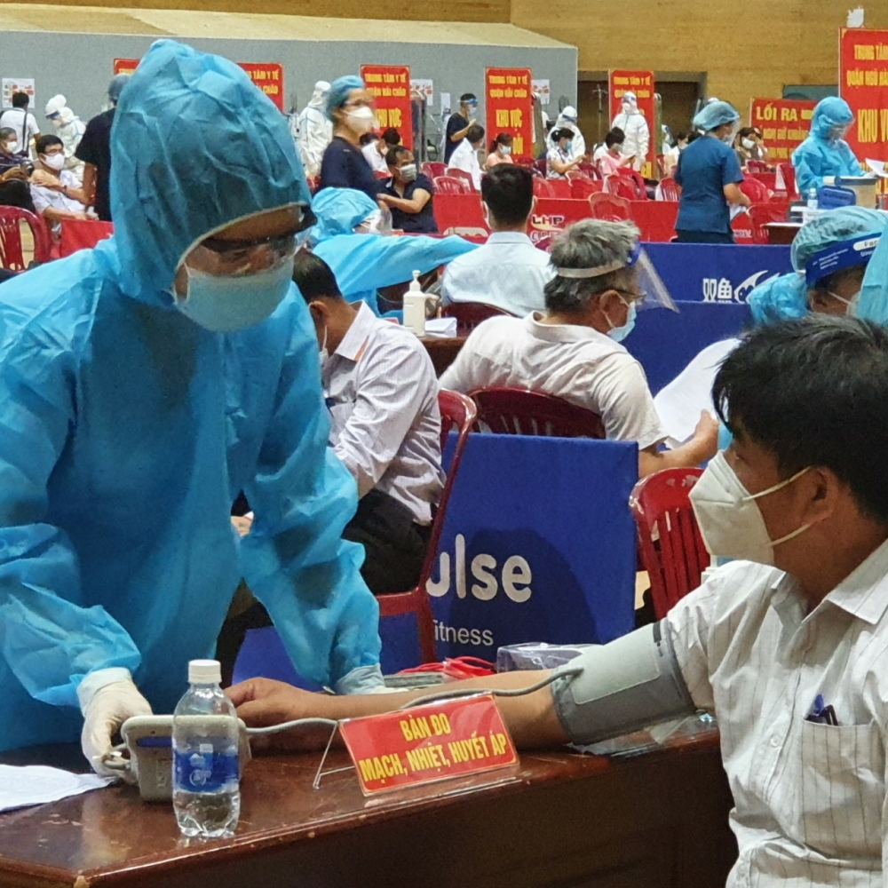 Đà Nẵng bắt đầu tiêm vacxin cho toàn bộ công dân Đà Nẵng bắt đầu tiêm vacxin cho toàn bộ công dân